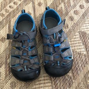 Keen size 13 toddler sandals